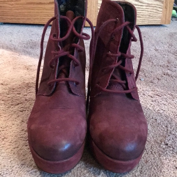 CLOSE OUT SALE: Steve Madden Raspy Booties - Picture 3 of 5